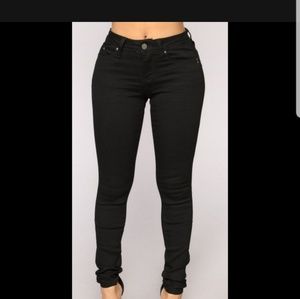Booty Lifting Black Jean